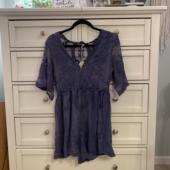 Embroidered Lace Romper - Picture 5 of 6